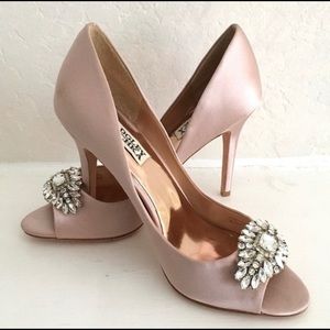 🆕Badgley Mischka Peep Toe Pump Blush Pink Satin